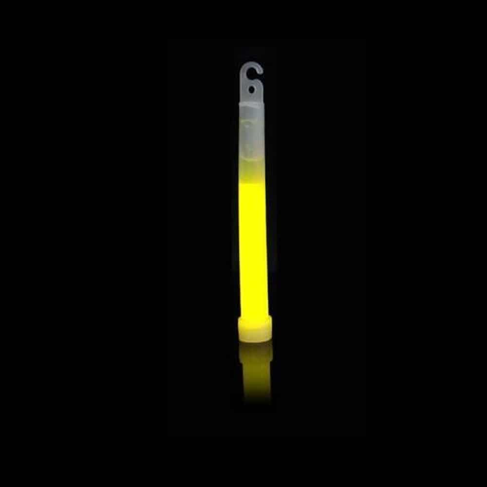 Gult knæklys af typen glow stick på 17 x 130 mm