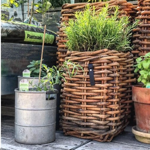 Se Ratata - Rattan kurv, firkantet, 27 x 27 x højde 40 cm ❤ Kæmpe udvalg i 3-nordic - Køb online på udsalg og tilbud lige nu ❤ Super billig fragt og lynhurtig levering - Varenummer: 3-nordic-2445 og barcode / Ean: på lager - Udsalg på Haven - Lys, liv og opbevaring Spar helt op til 79% - Over 739 kendte brands på udsalg