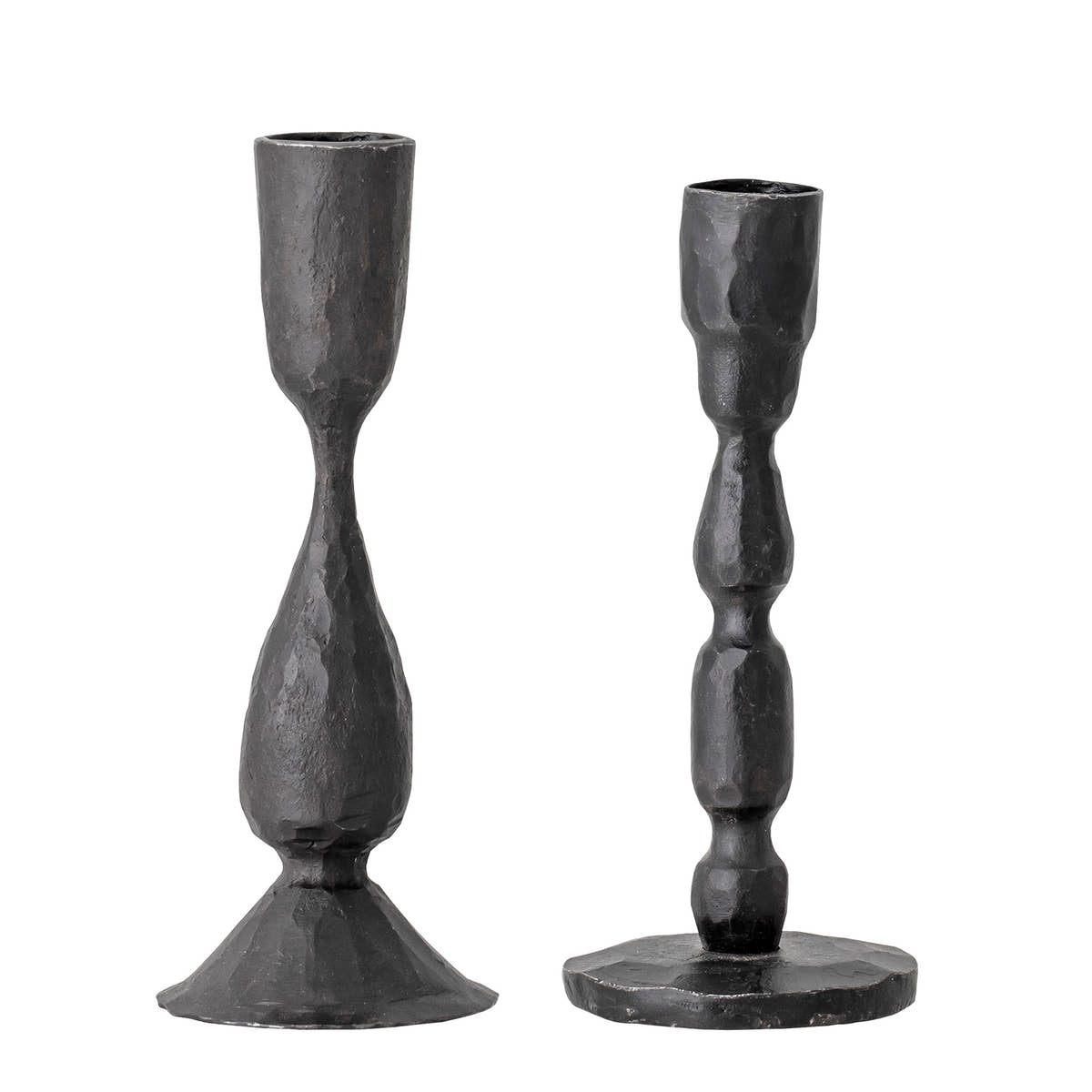 Se BLOOMINGVILLE Deja Lysestage, Sort, Metal, sæt af 2, D6,5xH15/D6xH16 cm ❤ Kæmpe udvalg i Bloomingville - Køb online på udsalg og tilbud lige nu ❤ Billig fragt og hurtig levering - Varenummer: Boboonline-86845 og barcode / Ean: 5711173255665 på lager - Udsalg på Interiør,Dekoration,Lysestager og fyrfadsstager,
Interiør,
Bloomingville,
Dekoration,
Interiør, Få op til 67% i rabat - Find over 1.798 brands på udsalg