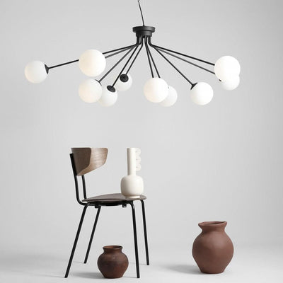 Se tilbud på Arana loftlampe i sort metal og ti hvide glaskupler! Billigt udsalg - Spar op til 62%. Hurtig levering: 1-2 hverdage. Køb online nu!