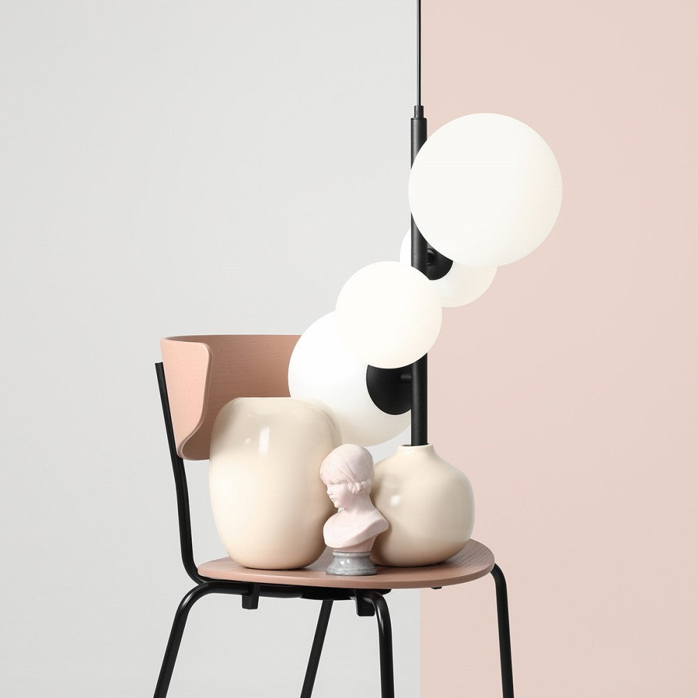Se Dizzy - Loftlampe i sort metal og hvidt glas ❤ Kæmpe udvalg i 3-nordic - Køb online på udsalg og tilbud lige nu ❤ Meget billig fragt og hurtig levering - Varenummer: 3-nordic-3264 og barcode / Ean: på lager - Udsalg på Lamper - Loftlamper - pendler - Hjørnelamper Op til 57% rabat - Kendte mærker på udsalg – over 1.329 brands
