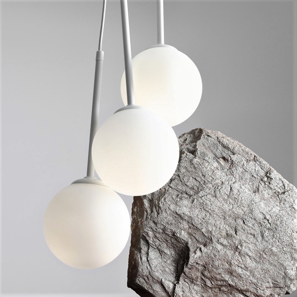Se Stick - Loftlampe i hvid metal og glas, tre ø 14 cm. kupler ❤ Kæmpe udvalg i 3-nordic - Køb online på udsalg og tilbud lige nu ❤ Billig fragt og hurtig levering - Varenummer: 3-nordic-3324 og barcode / Ean: på lager - Udsalg på Lamper - Loftlamper - pendler - Langbordspendler Store besparelser – op til 67% - Udsalg på mere end 2.281 populære mærker