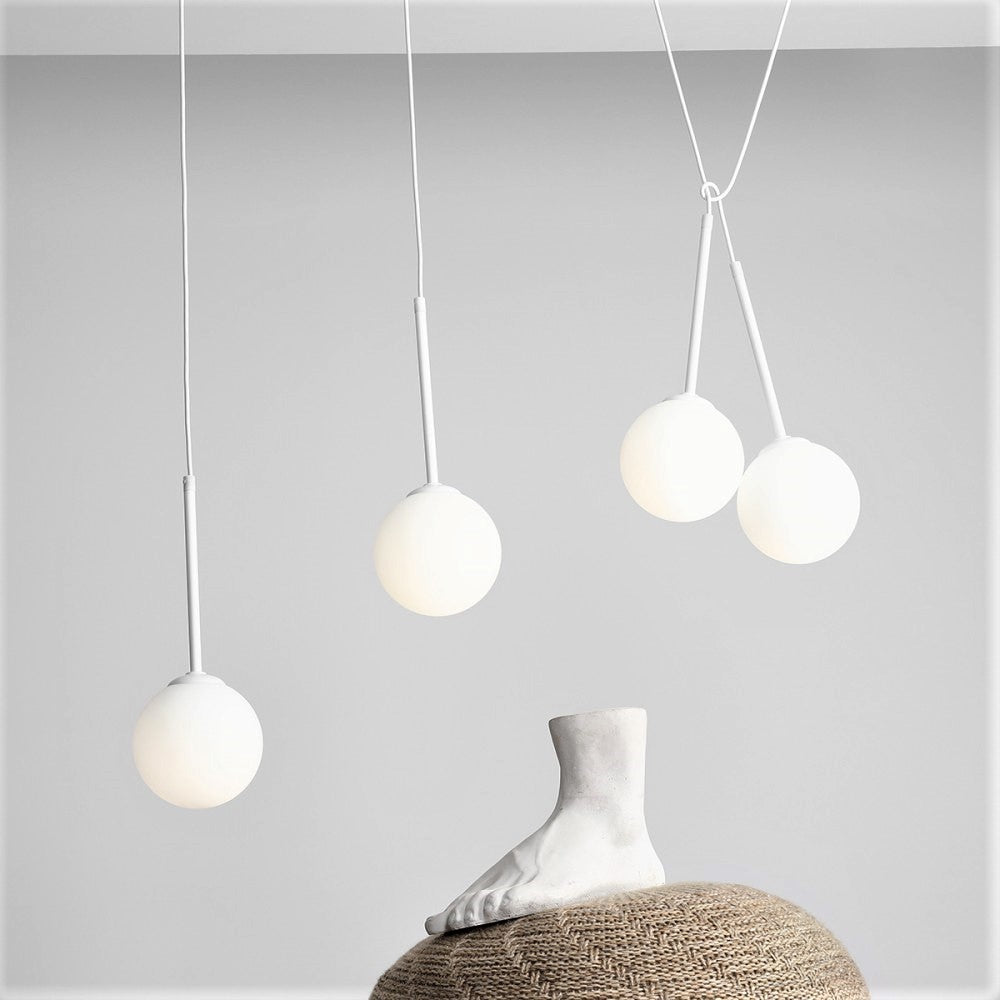 Se Stick - Loftlampe i hvid metal og glas, fire ø 14 cm. kupler ❤ Kæmpe udvalg i 3-nordic - Køb online på udsalg og tilbud lige nu ❤ Lav fragtpris og hurtig levering - Varenummer: 3-nordic-3326 og barcode / Ean: på lager - Udsalg på Lamper - Loftlamper - pendler - Langbordspendler Spar helt op til 57% - Kæmpe udsalg på over 739 brands