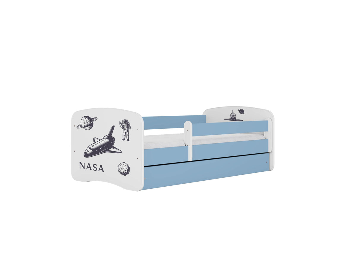 Se KOCOT KIDS Seng babydreams blue nasa med skuffe med madras 160/80 ❤ Kæmpe udvalg i Kocot Kids - Køb online på udsalg og tilbud lige nu ❤ Meget billig fragt og hurtig levering - Varenummer: Boboonline-112019 og barcode / Ean: 5903282070059 på lager - Udsalg på Børn,Børnemøbler,Børnesenge,Juniorsenge,
Børn,
Børnemøbler,
Børnesenge,
Børnesenge med skuffer, Spar helt op til 79% - 2.739 kendte brands til outletpriser