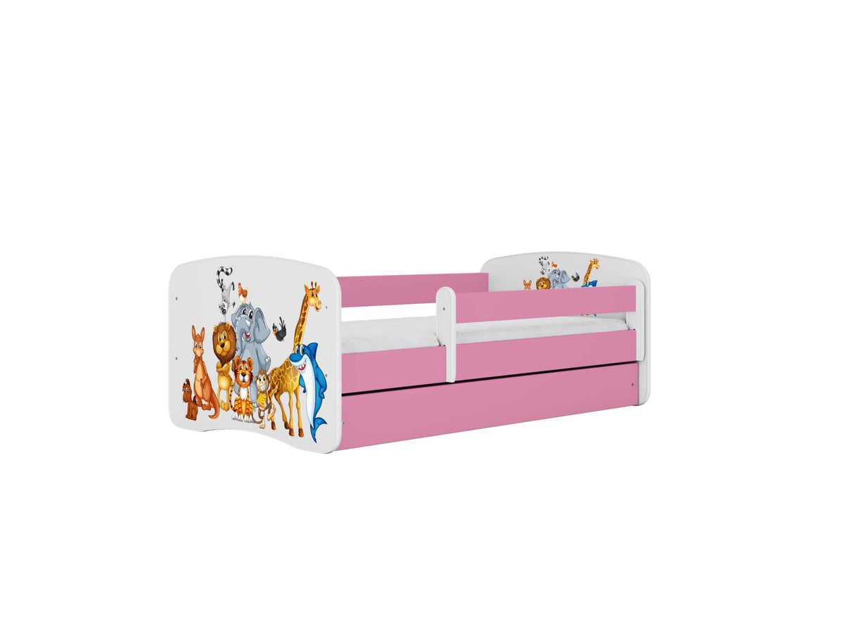 Se KOCOT KIDS Seng babydreams lyserøde dyr med skuffe med madras 180/80 ❤ Kæmpe udvalg i Kocot Kids - Køb online på udsalg og tilbud lige nu ❤ Lav fragtpris og hurtig levering - Varenummer: Boboonline-112243 og barcode / Ean: 5903282077287 på lager - Udsalg på Børn,Børnemøbler,Børnesenge,Juniorsenge,
Børn,
Børnemøbler,
Børnesenge,
Børnesenge med skuffer, Spar helt op til 57% - Kæmpe udsalg på over 739 brands