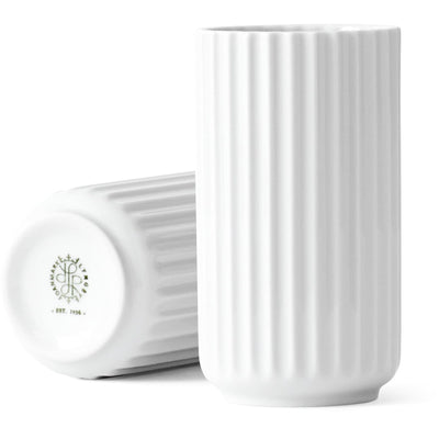 Se Lyngby Porcelæn Lyngbyvasen 12 cm., porcelæn - hvid ✔ Stort online udvalg i Lyngby Porcelæn ✔ Hurtig levering: 1 - 2 Hverdage samt billig fragt - Varenummer: KTO-200770 og barcode / Ean: '5711507210063 på lager - Udsalg på Vase Spar op til 66% - Over 1334 design brands på udsalg