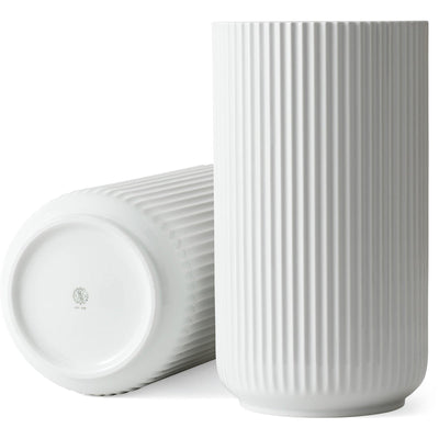 Se Lyngby Porcelæn Lyngbyvasen 38 cm., porcelæn - hvid ✔ Stort online udvalg i Lyngby Porcelæn ✔ Hurtig levering: 1 - 2 Hverdage samt billig fragt - Varenummer: KTO-200794 og barcode / Ean: '5711507210056 på lager - Udsalg på Vase Spar op til 66% - Over 1334 design brands på udsalg