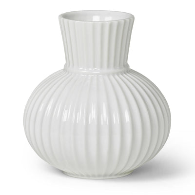 Se Lyngby Porcelæn Tura vase, 14,5 cm, hvid ✔ Kæmpe udvalg i Lyngby Porcelæn ✔ Meget billig fragt og hurtig levering: 1 - 2 hverdage - Varenummer: KTO-201556 og barcode / Ean: '5711507015569 på lager - Udsalg på Vase Spar op til 64% - Over 1160 kendte mærker på udsalg