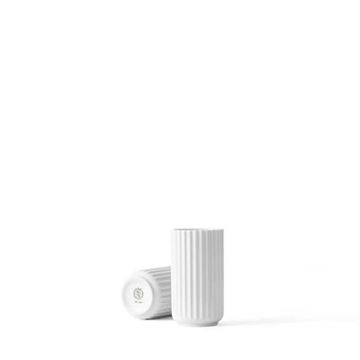Se Lyngby Porcelæn - Lyngbyvase H12,5 hvid porcelæn ✔ Kæmpe udvalg i Lyngby Porcelæn ✔ Hurtig levering: 1 - 2 Hverdage samt billig fragt - Varenummer: RKTK-LYP200770 og barcode / Ean: '5711507210063 på lager - Udsalg på Spar op til 58% - Over 1354 design mærker på udsalg