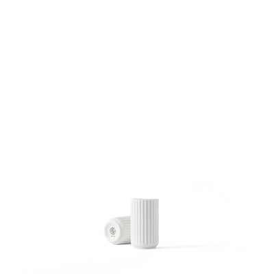 Se Lyngby Porcelæn - Lyngbyvase H8,5 hvid porcelæn ✔ Kæmpe udvalg i Lyngby Porcelæn ✔ Hurtig levering: 1 - 2 Hverdage samt billig fragt - Varenummer: RKTK-LYP200766 og barcode / Ean: '5711507210087 på lager - Udsalg på Spar op til 61% - Over 1354 design mærker på udsalg