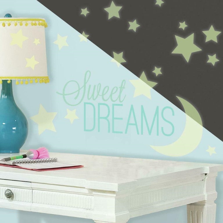 Se Lyser i mørke ''Sweet Dreams'' wallstickers ✔ Kæmpe udvalg i Roommates - Køb online på udsalg og tilbud lige nu ✔ Super billig fragt og lynhurtig levering - Varenummer: MMAction-216097 og 34878812663 på lager - Udsalg på Wallstickers til børneværelset Store besparelser – op til 71% - Spar stort på mere end 2.739 mærker
