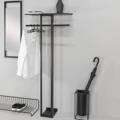 Se tilbud på Koons hattehylde i sort metal (70 cm). Billigt udsalg! Hurtig levering (1-2 dage) og billig fragt. Varenummer: 3NDC-4991. Over 1354 brands på udsalg.