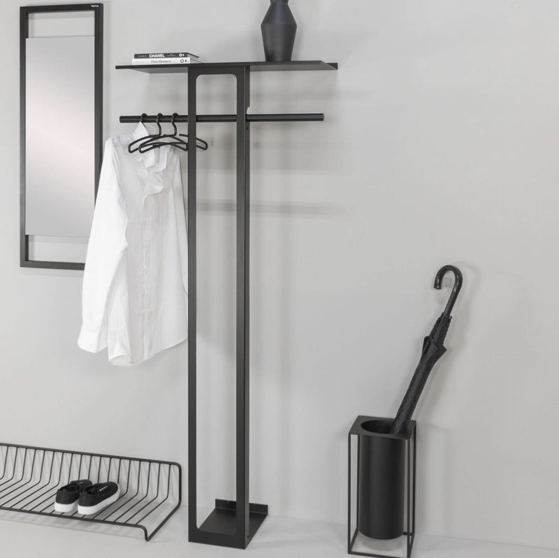 Se tilbud på Koons hattehylde i sort metal (70 cm). Billigt udsalg! Hurtig levering (1-2 dage) og billig fragt. Varenummer: 3NDC-4991. Over 1354 brands på udsalg.