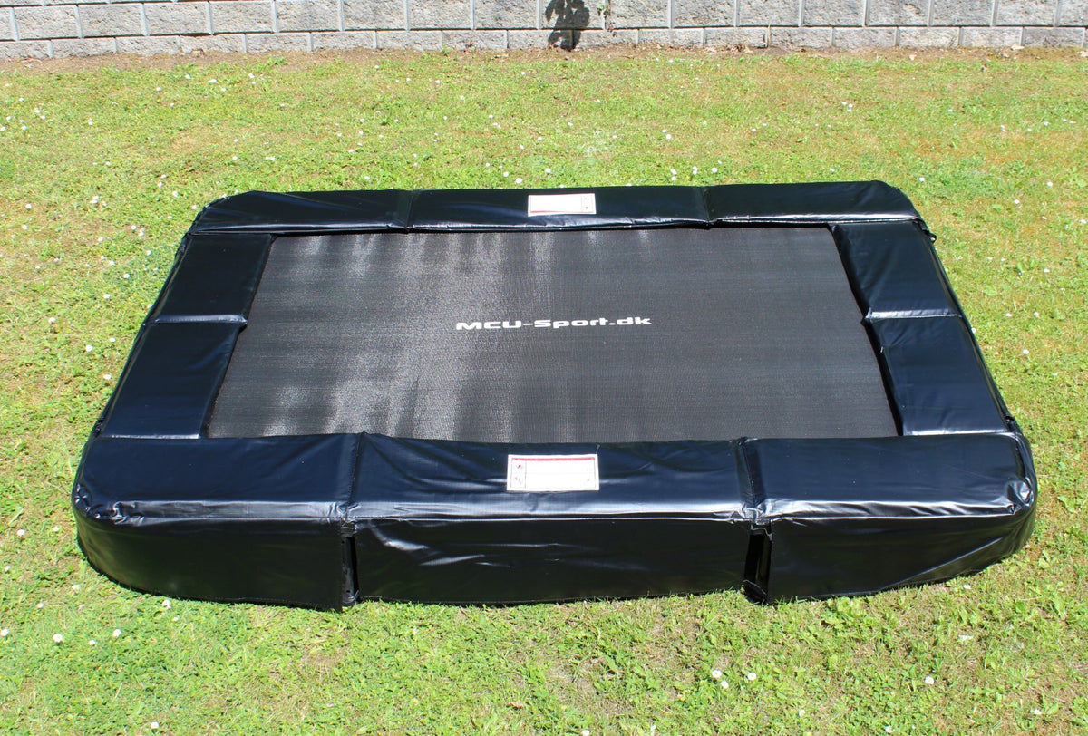 Se MCU-Sport NedGravet / Inground Trampolin 213 x 153 cm ✔ Kæmpe udvalg i MCU-Sport - Køb online på udsalg og tilbud lige nu ✔ Billig fragt • Hurtig levering - Varenummer: MMAction-13790 og 5712548137890 på lager - Udsalg på Have Trampoliner Få op til 63% i rabat - Find over 1.798 mærker på udsalg