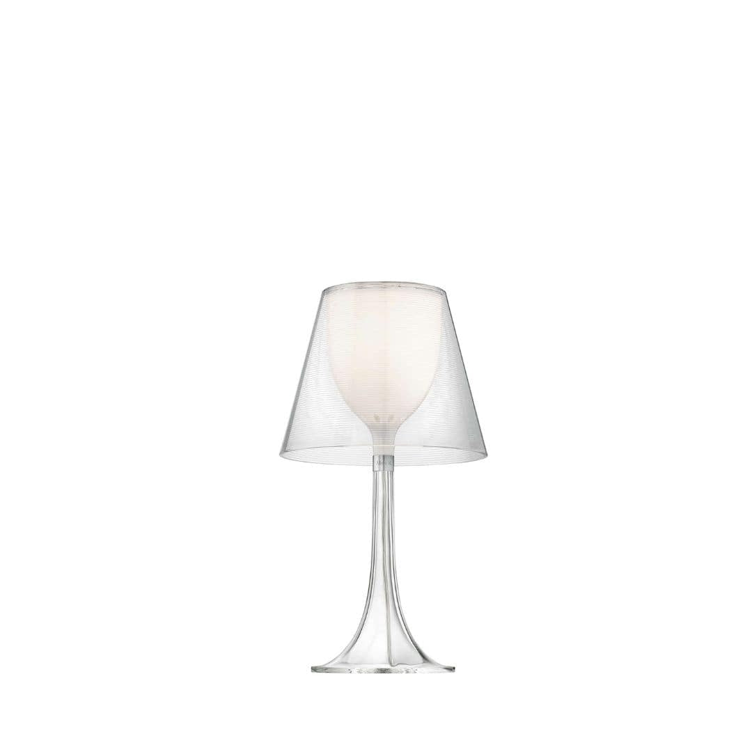 Transparent Miss K bordlampe fra Flos med hvid inderskærm