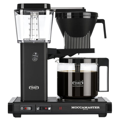 Se Moccamaster Optio kaffemaskine 1,25 liter, Matt Black ✔ Kæmpe udvalg i Moccamaster ✔ Meget billig fragt og hurtig levering: 1 - 2 hverdage - Varenummer: KTO-53912 og barcode / Ean: '8712072539129 på lager - Udsalg på Kaffebrygger Spar op til 56% - Over 1334 design mærker på udsalg