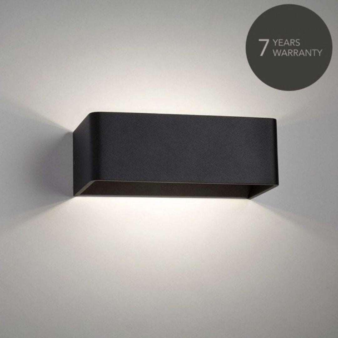 Sort Mood 2 LED væglampe fra Light-Point med minimalistisk design