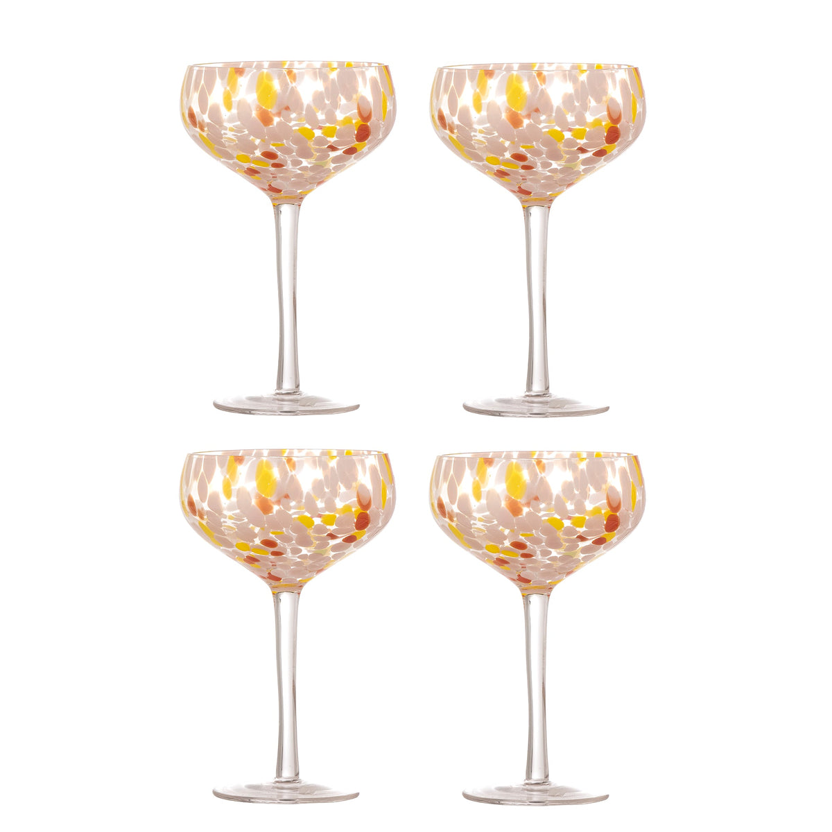 Sæt med fire rosa Lilya cocktailglas fra Bloomingville i glas