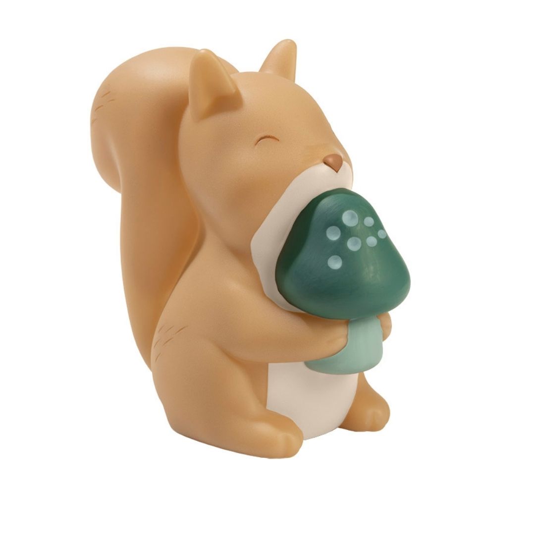 Natlampe med egern, der holder en blå svamp, fra Little Dutch