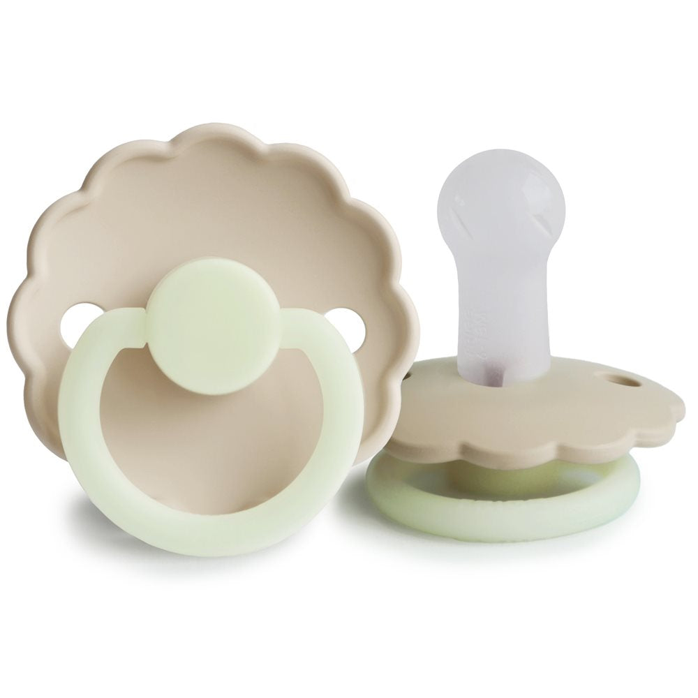 Frigg natsutter Daisy i cremebeige silikone, 2 pak, størrelse 2