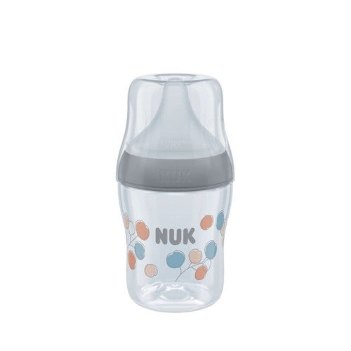 NUK Perfect Match sutteflaske på 150 ml med flaskesut i blød silikone