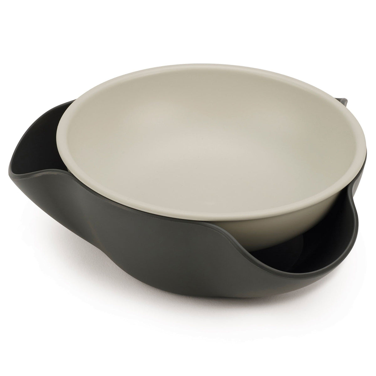 Grå Double Dish serveringsskål på 17 cm fra Joseph Joseph med to stablede skåle