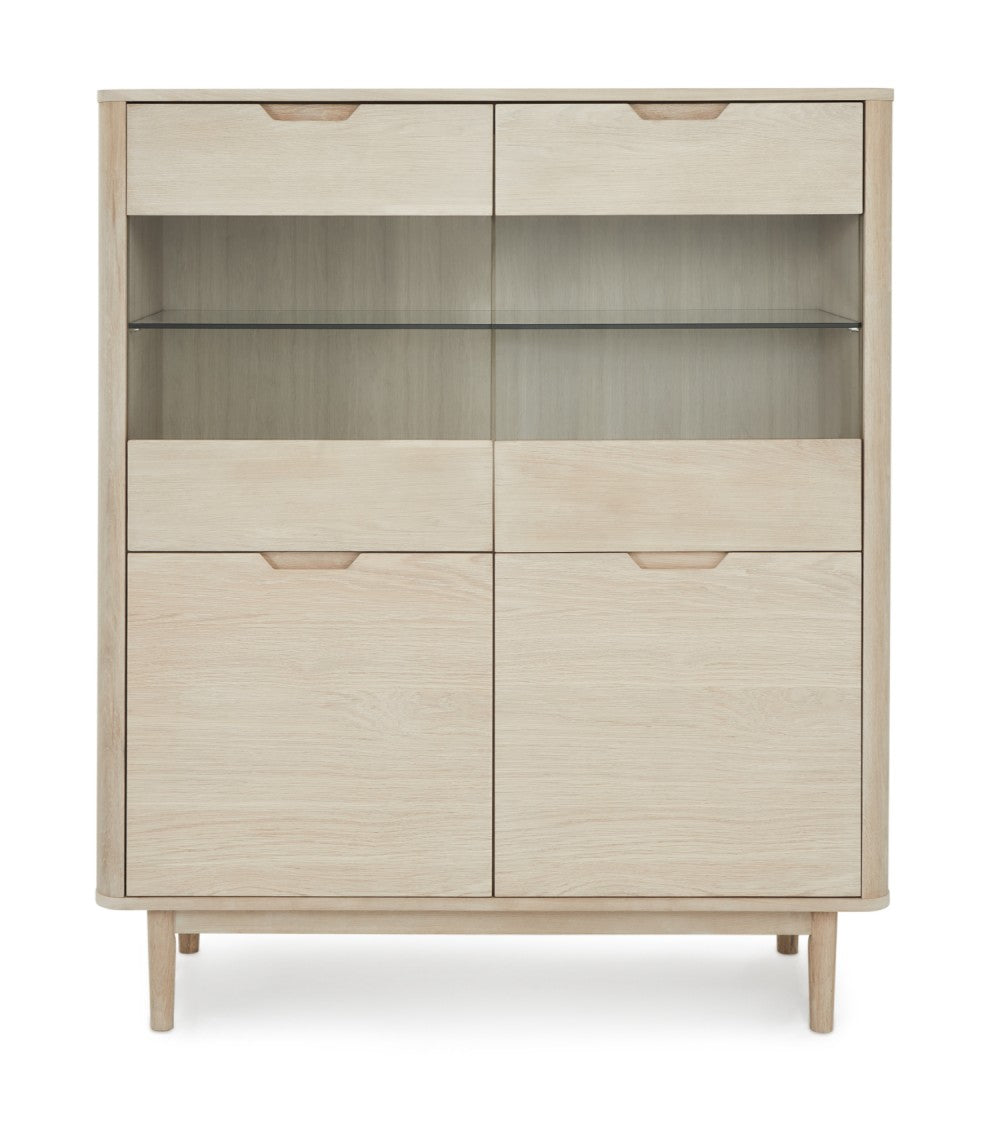 Se Nyborg høj skænk, m. 4 låger og 3 hylder - glas, hvidolieret egetræsfinér, egetræ og træ ❤ Kæmpe udvalg i Furnhouse - Køb online på udsalg og tilbud lige nu ❤ Meget billig fragt og hurtig levering: 1 - 2 hverdage - Varenummer: Boboonline-104940 og barcode / Ean: 5714365011353 på lager - Udsalg på Møbler,Skænke,
Møbler,
Skænke i egetræ,
Skænke med glaslåger,
Dagligstue,
Køkken / Kø Spar op til 51% - Over 785 kendte brands på udsalg