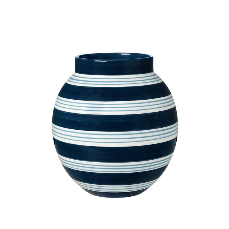 Se Kähler Omaggio Nuovo vase mørkeblå, H20,5 cm ✔ Kæmpe udvalg i Kähler ✔ Hurtig levering: 1 - 2 Hverdage samt billig fragt - Varenummer: KTT-564532-01 og barcode / Ean: &