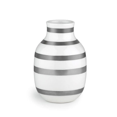 Se Kähler Omaggio vase sølv lille ✔ Kæmpe udvalg i Kähler ✔ Hurtig levering: 1 - 2 Hverdage samt billig fragt - Varenummer: NDN-22363-01 og barcode / Ean: '5703779152110 på lager - Udsalg på Home & Garden - Decor - Vases Spar op til 52% - Over 1312 kendte brands på udsalg