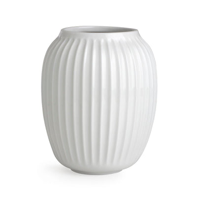 Se Kähler Hammershøi vase mellem hvid ✔ Kæmpe udvalg i Kähler ✔ Hurtig levering: 1 - 2 Hverdage samt billig fragt - Varenummer: NDN-25140-01 og barcode / Ean: '5703779153803 på lager - Udsalg på Home & Garden - Decor - Vases Spar op til 54% - Over 1300 kendte brands på udsalg