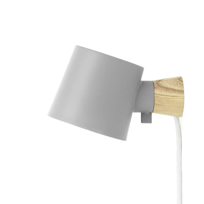 Se Normann Copenhagen Rise væglampe grå ✔ Kæmpe udvalg i Normann Copenhagen ✔ Hurtig levering: 1 - 2 Hverdage samt billig fragt - Varenummer: NDN-28254-02 og barcode / Ean: '5712396012608 på lager - Udsalg på Home & Garden - Lighting - Lighting Fixtures - Wall Light Fixtures Spar op til 52% - Over 1112 kendte brands på udsalg