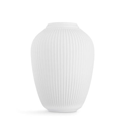 Se Kähler Hammershøi gulvvase 50 cm hvid ✔ Kæmpe udvalg i Kähler ✔ Hurtig levering: 1 - 2 Hverdage samt billig fragt - Varenummer: NDN-31797-01 og barcode / Ean: '5703779180151 på lager - Udsalg på Home & Garden - Decor - Vases Spar op til 63% - Over 1334 design brands på udsalg