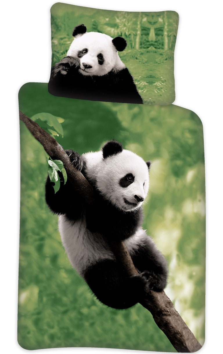 Se Panda Junior Sengetøj 100x140 cm - 100 procent bomuld ✔ Kæmpe udvalg i Bolig Magasin - Køb online på udsalg og tilbud lige nu ✔ Billig fragt og hurtig levering - Varenummer: MMAction-215004 og 5714710003453 på lager - Udsalg på Junior Sengetøj Spar helt op til 57% - Kæmpe udsalg på over 739 mærker