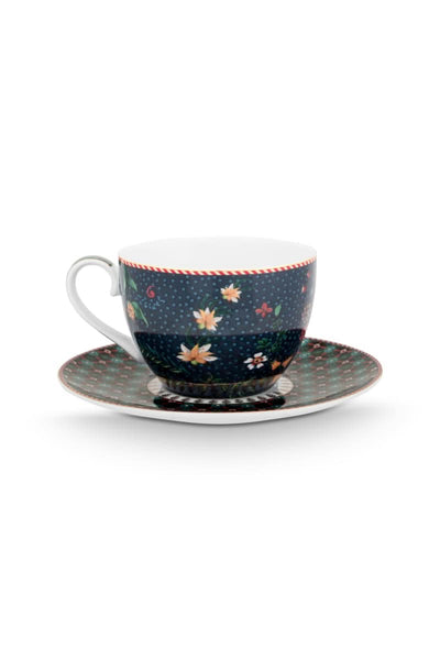 Se billigt tilbud på Cup and Saucer Berry Blues Blue 280ml! Udsalg på Pip Studio. Hurtig levering, billig fragt. Varenummer: CADEC-51.004.195. Spar op til 58%.