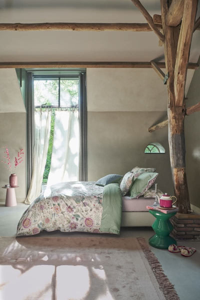 Se tilbud på DK PIP Viva Las Flores White 140x220 - Billigt udsalg! Spar op til 58% på Pip Studio sengetøj. Hurtig levering (1-2 hverdage) & billig fragt.