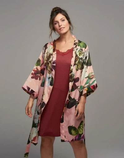 Se Essenza Fleur Kimono Rosa i X-Large til billige priser! Udsalg og tilbud på et stort online udvalg. Hurtig levering, 1-2 hverdage. Spar op til 59%.