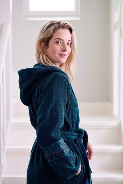 Se tilbud på PIP Soft Zellige Badekåbe Dark Blue XL! Billigt udsalg på Pip Studio. Hurtig levering, 1-2 hverdage. Spar op til 55%.