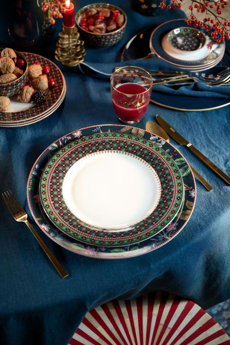 Se Blue Berry Plate Clover Green 26.5cm på tilbud! Billigt udsalg på Pip Studio. Hurtig levering, 1-2 hverdage. Spar op til 57%.