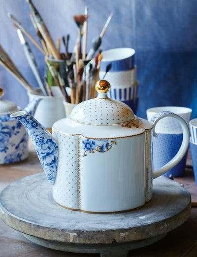 Se tilbud på Teapot Royal White 1.65ltr fra Pip Studio! Billigt udsalg med hurtig levering (1-2 hverdage) og billig fragt. Varenummer: CADEC-51.005.021. Spar op til 59%.