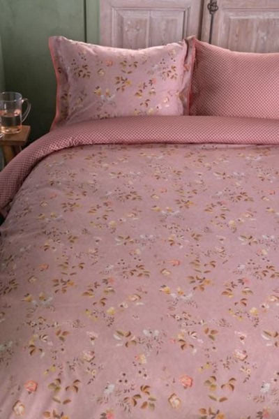 Se tilbud på DK PIP Tokyo Blossom Light Pink 140x200 - Billigt udsalg! Spar op til 66% på sengetøj. Hurtig levering (1-2 hverdage) & billig fragt. Over 1334 designmærker på udsalg.