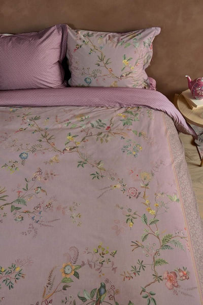 Se PIP Studio Autunno Lila 140x220 på udsalg! Billig fragt & hurtig levering. Spar op til 57% på sengetøj. Køb online nu!