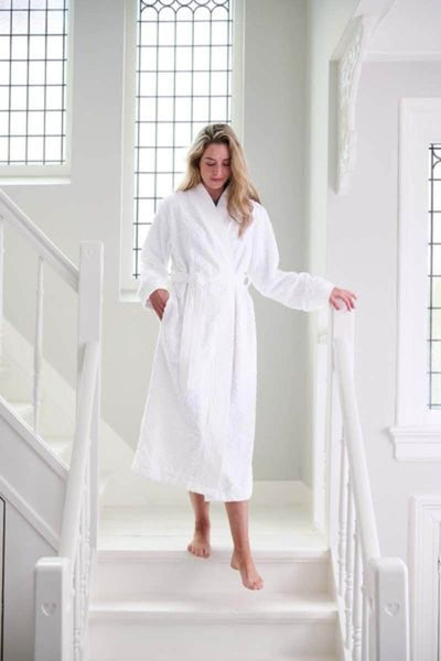 Se PIP Studio Mosaic de Pip Bathrobe Whi XXL på tilbud! Billigt udsalg - Spar op til 55%. Hurtig levering (1-2 dage) & billig fragt. Køb online nu!