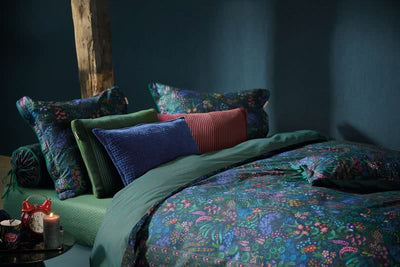 Se PIP Querida Dark Blue 140x200 på udsalg! Billig fragt & hurtig levering. Spar op til 62% på sengetøj. Køb online nu!
