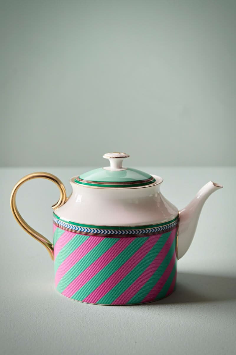 Se tilbud på Pip Studio Tea Pot Large Chique Stripes Pink-Green 1.8ltr! Billigt udsalg, hurtig levering (1-2 hverdage) og billig fragt. Varenummer: CADEC-51.005.072. Spar op til 64%.