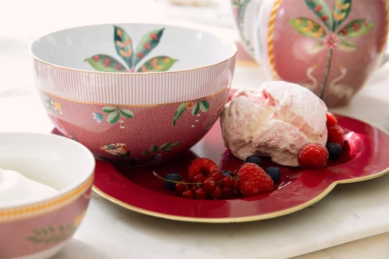 Se tilbud på Bowl La Majorelle Pink 18cm! Billigt udsalg på Pip Studio. Køb online nu! Hurtig levering, billig fragt. Varenummer: CADEC-51.003.186. Over 1334 design brands på udsalg.