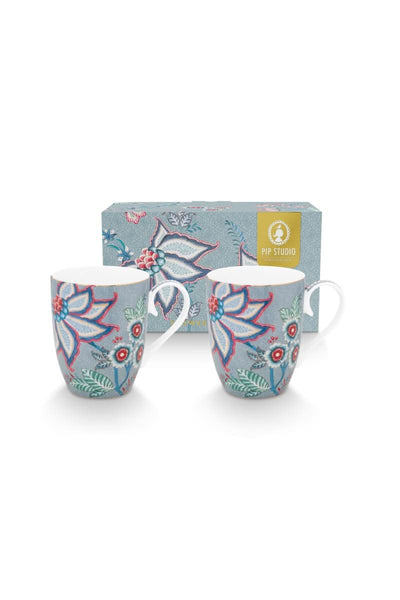 Se billigt tilbud på Pip Studio kopper! 2 stk. store blomstermønstrede kopper i lyseblå, 350ml. Hurtig levering, udsalgspris. Varenummer: CADEC-51.002.313.