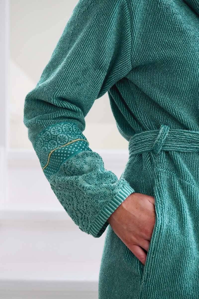 Se tilbud på PIP Soft Zellige Badekåbe Grøn M - Billigt udsalg! Spar op til 65% på Pip Studio. Hurtig levering (1-2 hverdage) & billig fragt.