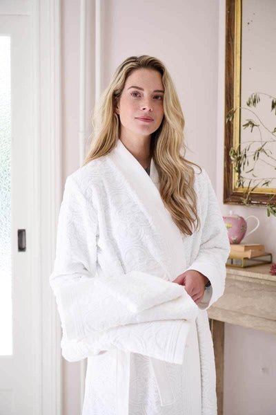 Se PIP Studio Mosaic de Pip Bathrobe Whi L på udsalg! Billig fragt & hurtig levering (1-2 dage). Spar op til 57% på tilbud. Køb online nu!