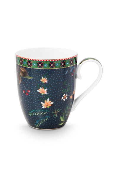 Se billigt tilbud på Mug Large Berry Blues Blue 350ml! Spar op til 52% på Pip Studio. Hurtig levering, billig fragt. Udsalg på Bolig > Køkken > Porcelæn.