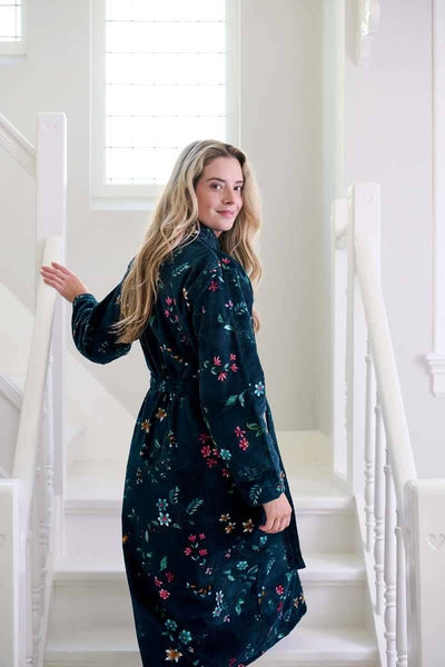 Se tilbud på Pip Studio Badekåbe Les Fleurs Dark Blue XL! Billigt udsalg - Køb online nu. Hurtig levering (1-2 dage) & billig fragt. Varenummer: CADEC-225592. Spar op til 59%.